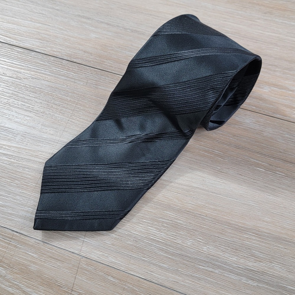 Donald J Trump Signature Collection Mens Black Stripe Silk Blend Necktie